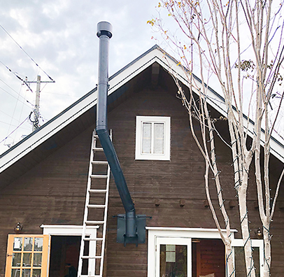 壁出し平屋建 煙突